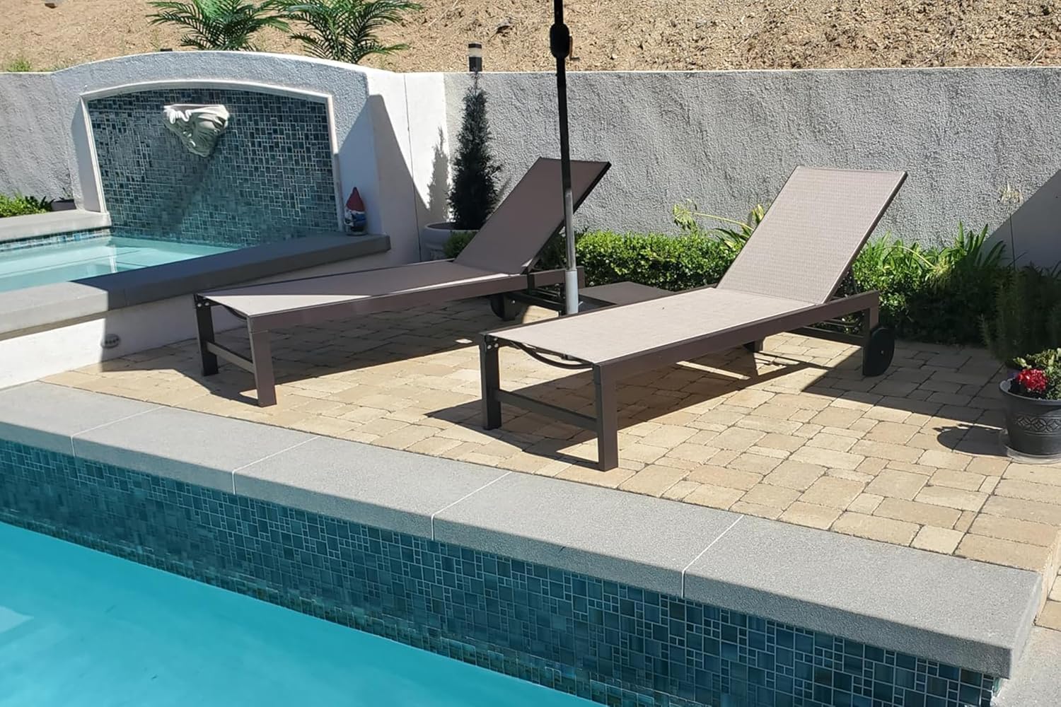 Bronze Aluminum Wheeled Patio Lounge Chair 2 Pack Table